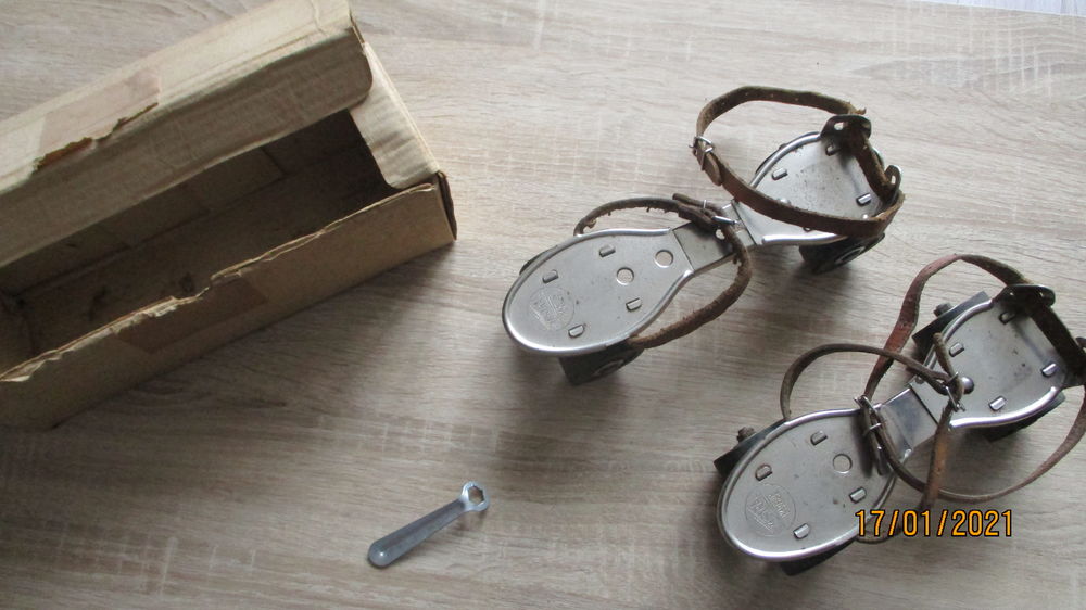 Patins � Roulettes Fer MYSTRAL de 1970. 20 Le Vernois (39)