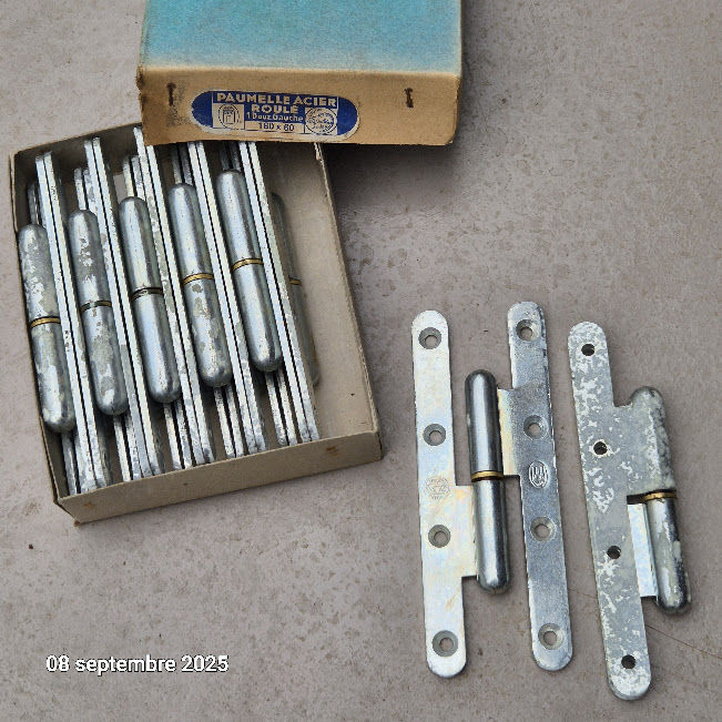 Lot de 12 Paumelles roul� acier pour fen�tre . Gauche 18 Saumur (49)