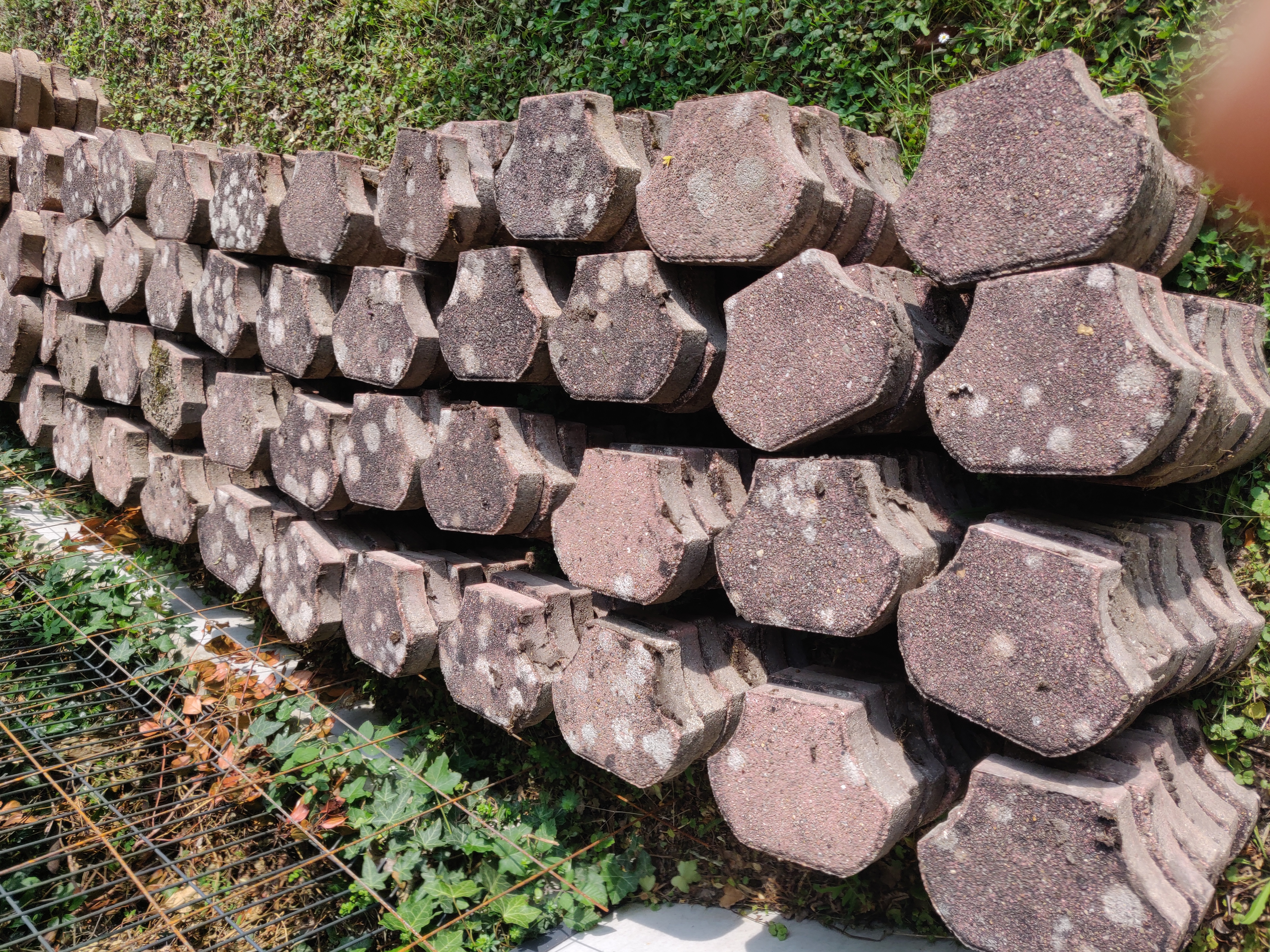 Pav�s Autobloquants 100 H�douville (95)