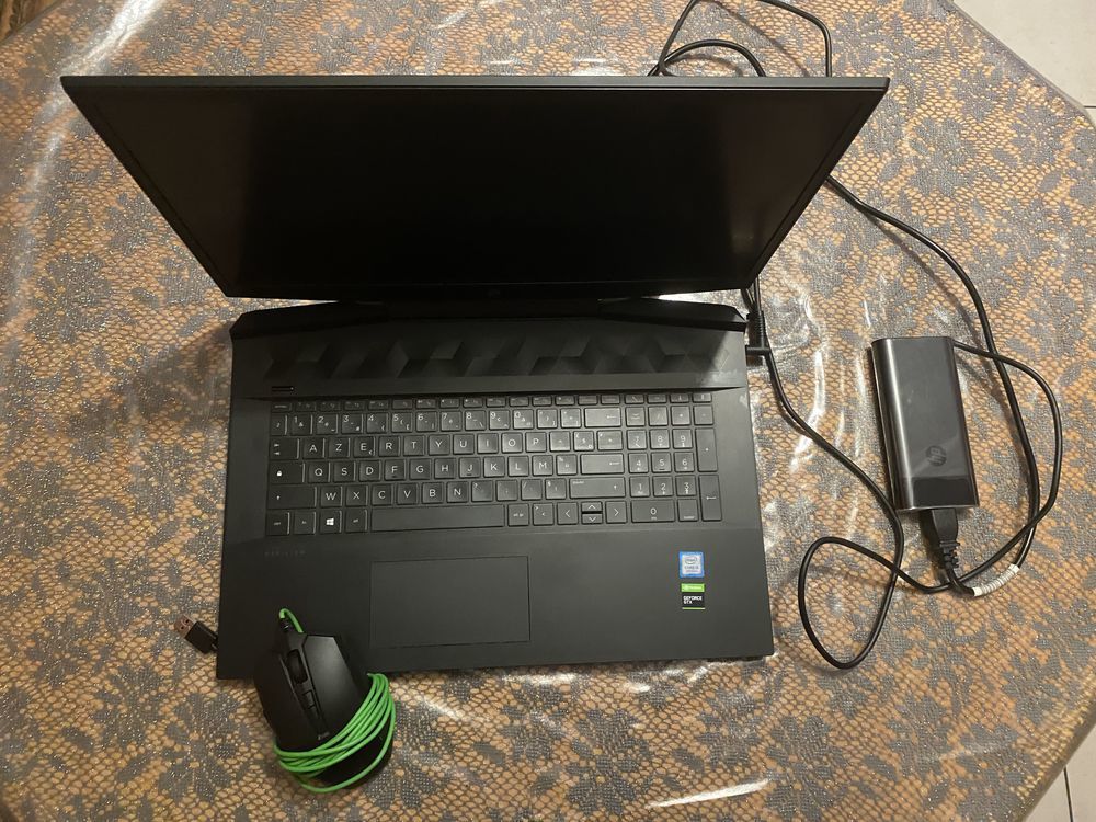 HP pavillon 17+souris 300 Libercourt (62)