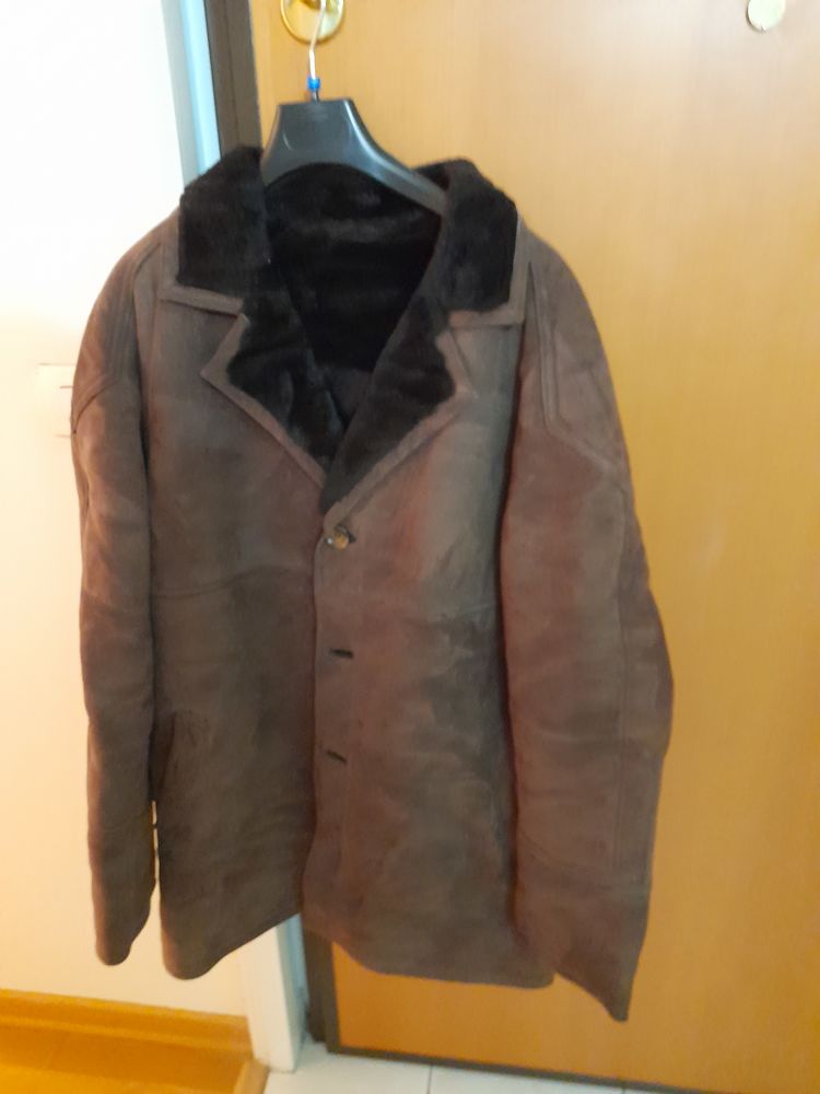 3/4 PEAU RETOURNEE 20 Lyon 7 (69)