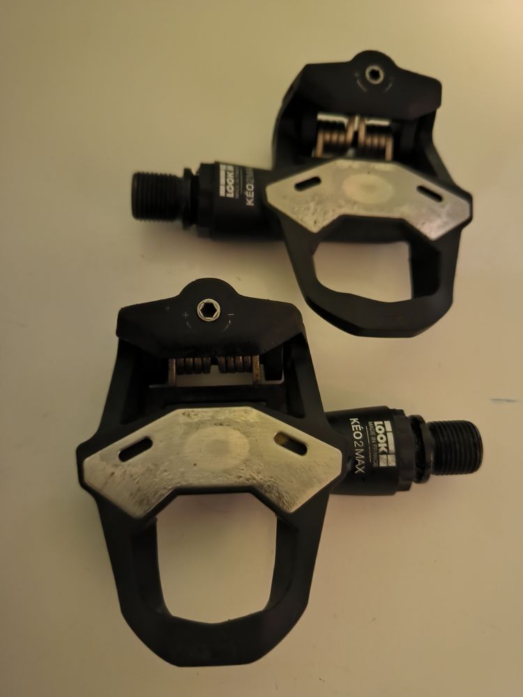 Axe p�dalier ,p�dales ,chape d�railleur 160 Charroux (86)