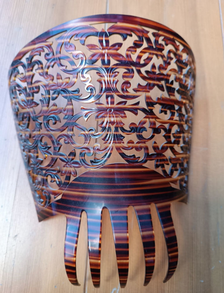 Peigne �  Mantille Espagne 40 Bretagne (90)