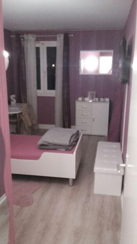 bon peintres en b�timent avec exp�rience 21ans des travaux peintures papier peint toille des verre sol parquet je travaille propre avec des prix pas trop ch�re normale merci 90 Choisy-le-Roi (94)