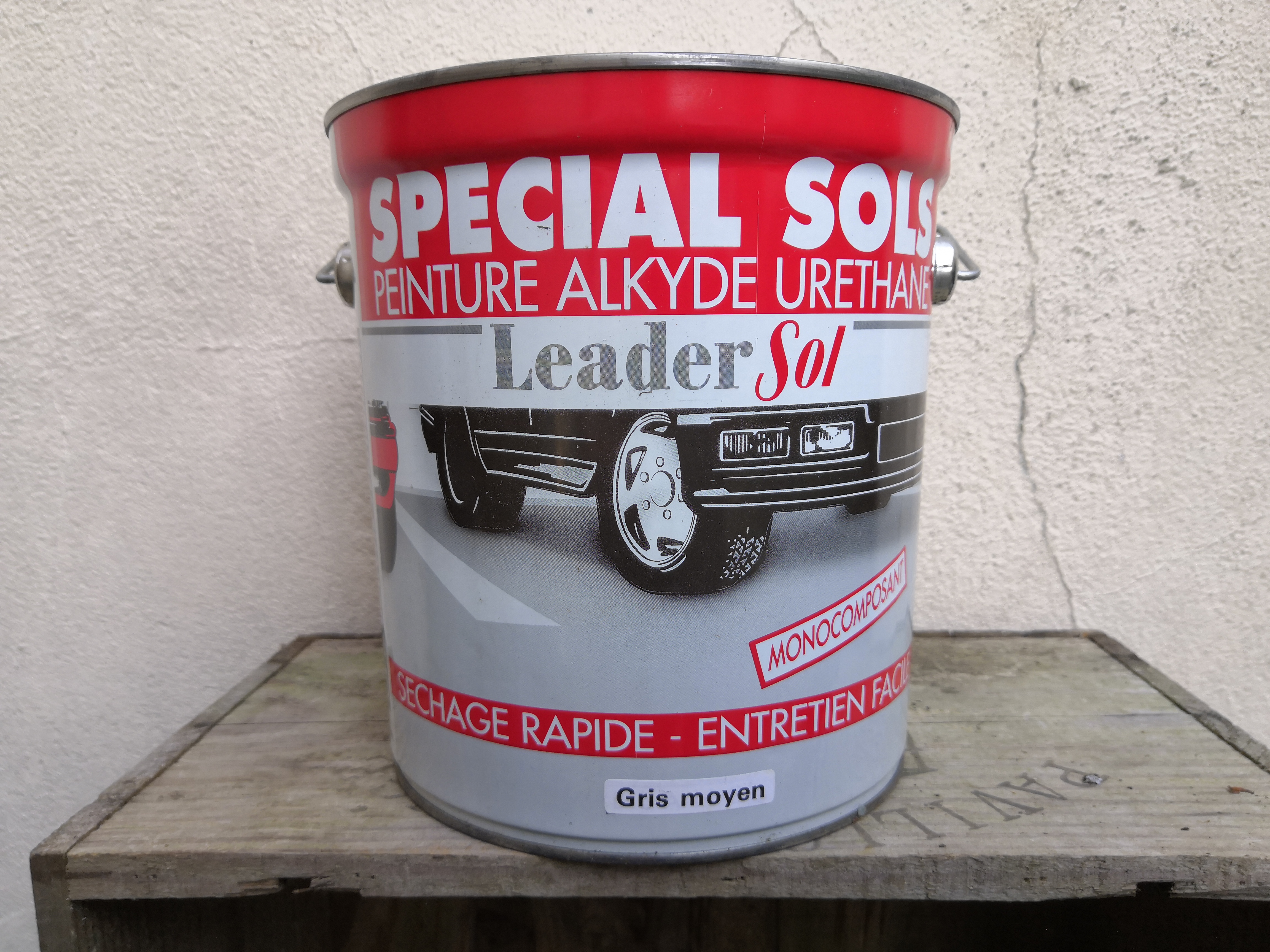 PEINTURE neuve *GRIS moyen* pour sol et tous support poreux 49 Thorigny-sur-Marne (77)