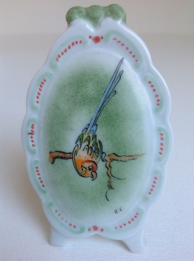 PEINTURE D'UN PERROQUET SUR PORCELAINE LIMOGES Envoi Possibl 12 Tr�gunc (29)