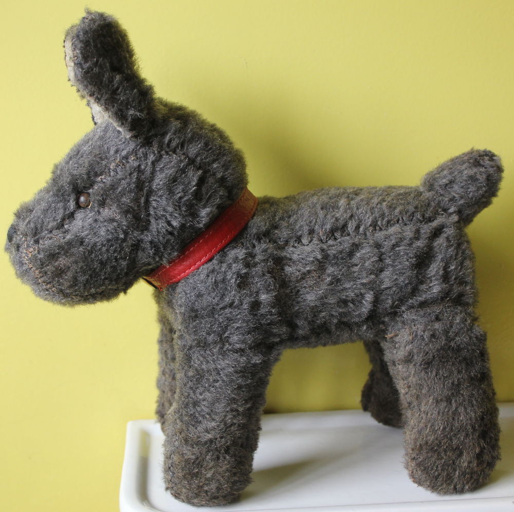 Peluche chien vintage 1940/1950
besoin d'une famille 10 Issy-les-Moulineaux (92)