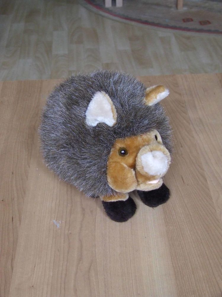 Peluche H�risson. Norme CE. TBE 3 Bagnolet (93)