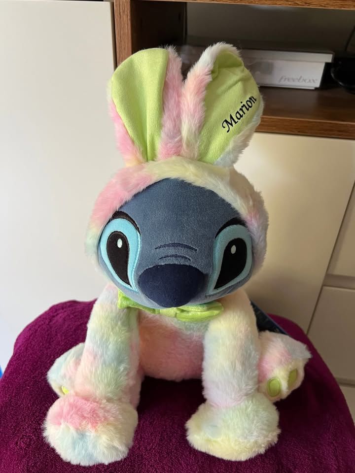 Peluche Neuve avec �tiquette Stitch de p�ques Disney, person 23 Savigny-le-Temple (77)