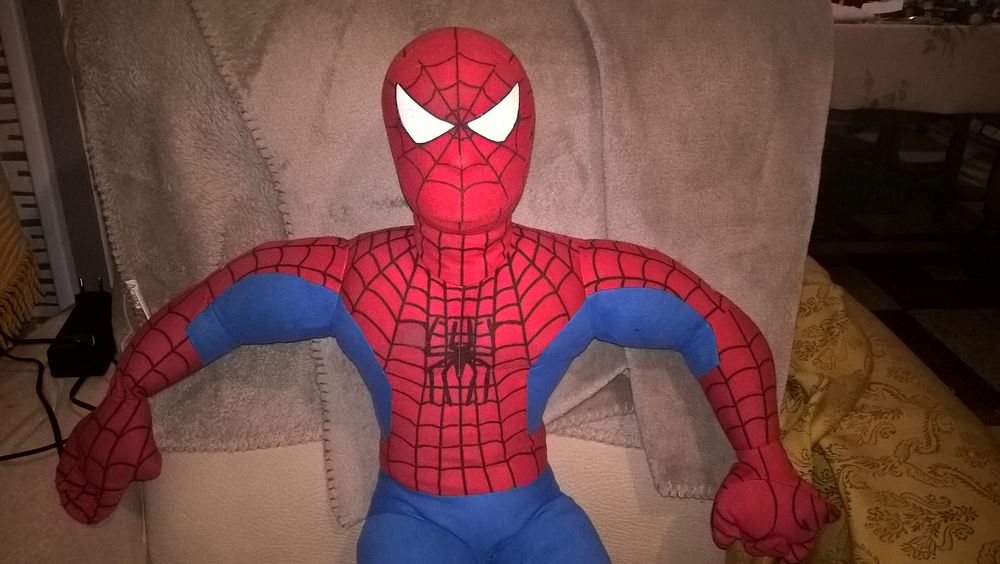 peluche spiderman 80 cm
