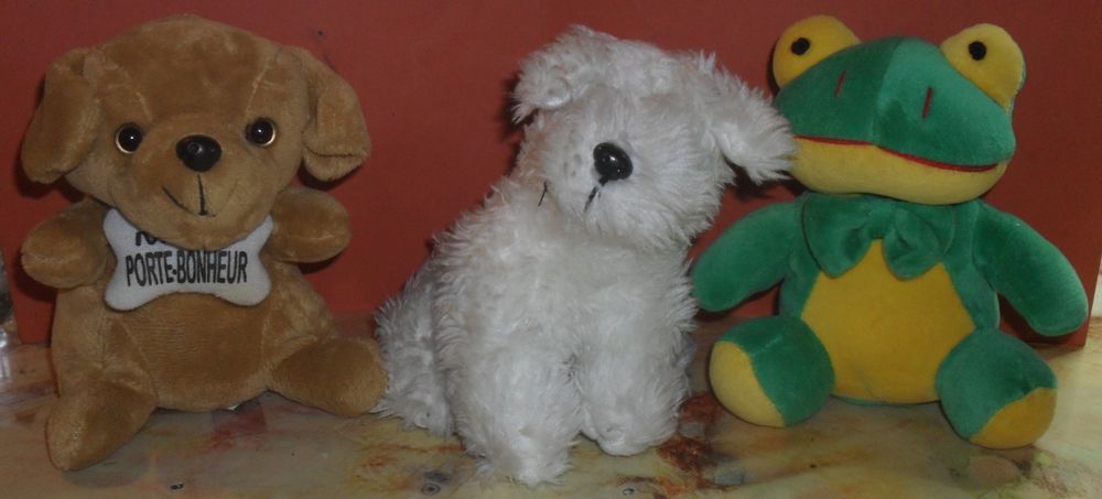 Lot de 3 peluches.
En excellent �tat. 20 Montreuil (93)