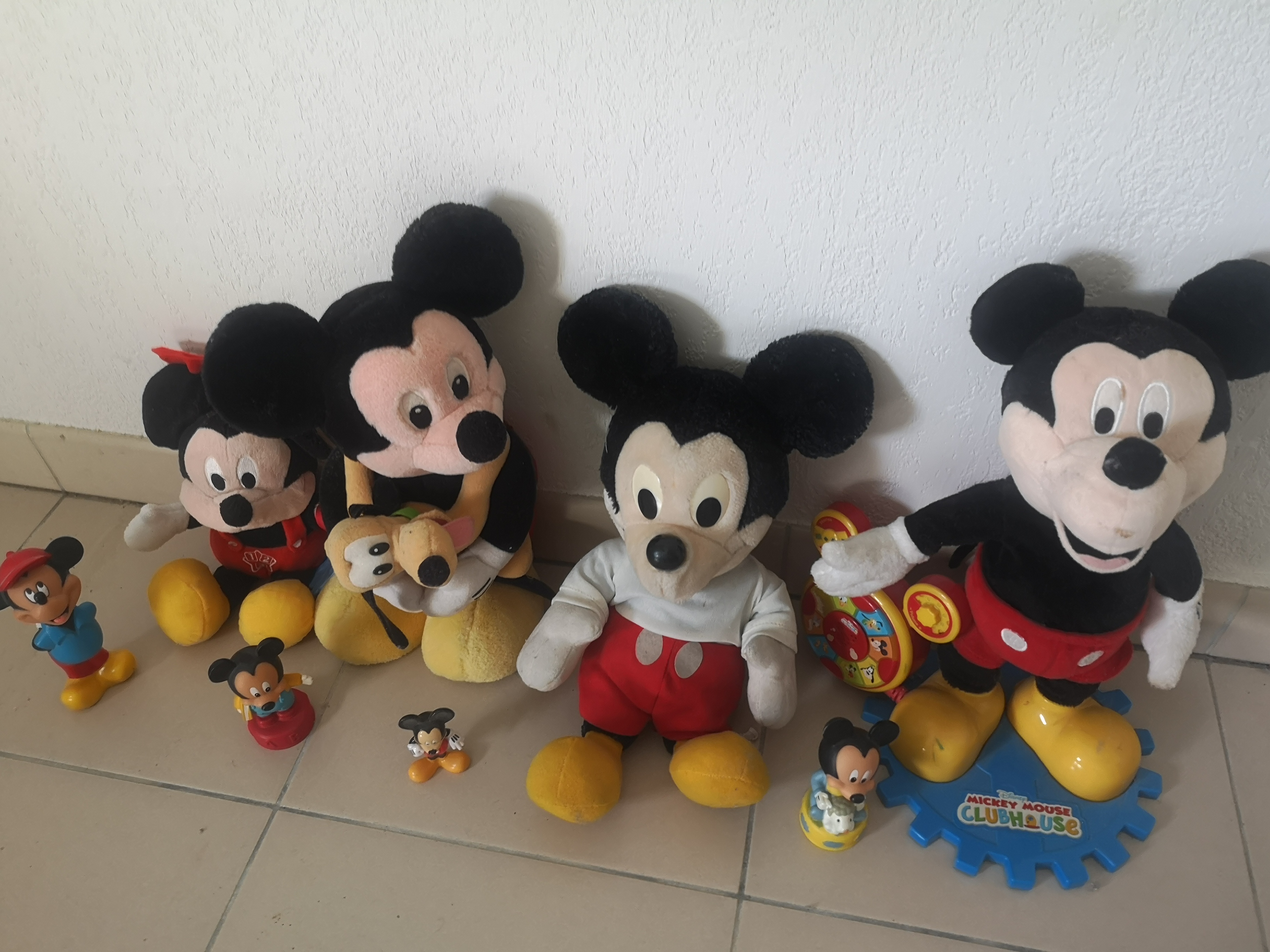 Lot de Peluches et Figurines Mickey 20 Villeneuve-Tolosane (31)