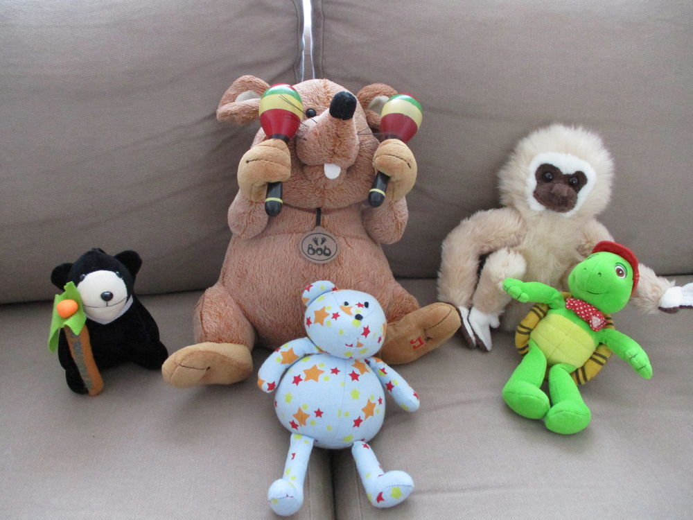 LOT DE PELUCHES / MONOPOLY / SANTONS 12 Poitiers (86)