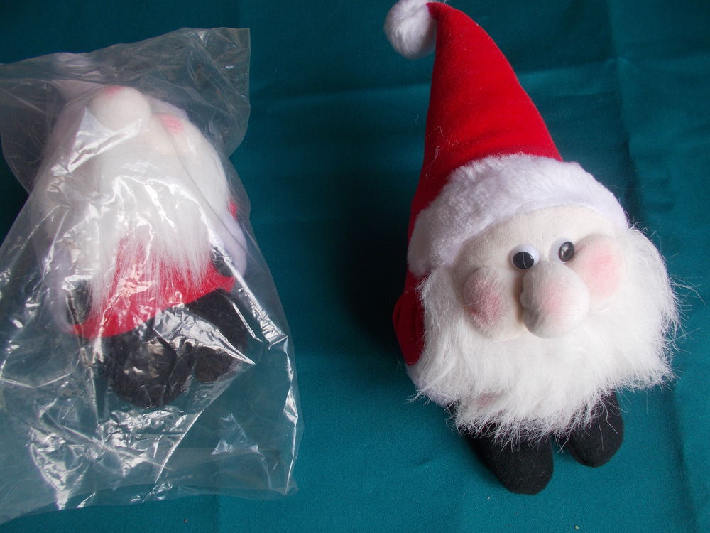 PELUCHES PERE NOEL 3 Chartres (28)