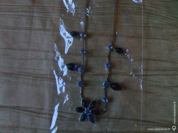 Pendentif et broche , coloris : bleu argent NEUFS 8 Pantin (93)