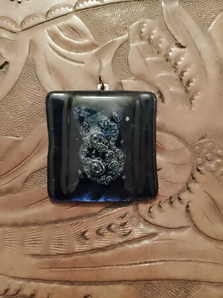 pendentif carr� en verre bleu vintage ann�es 70. 15 Carqueiranne (83)