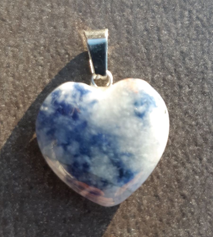 pendentif coeur pierre Sodalite 2 La Seyne-sur-Mer (83)