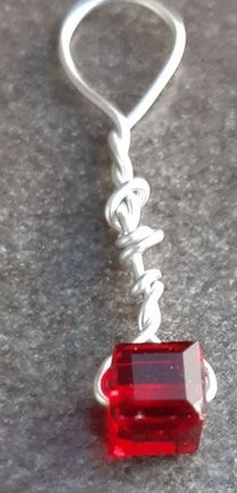 pendentif cube spinelle rouge profond 7 La Seyne-sur-Mer (83)