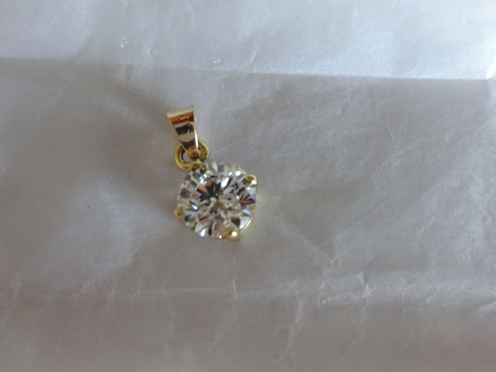Pendentif diamantde 2.06 carat 0 Carg�se (20)