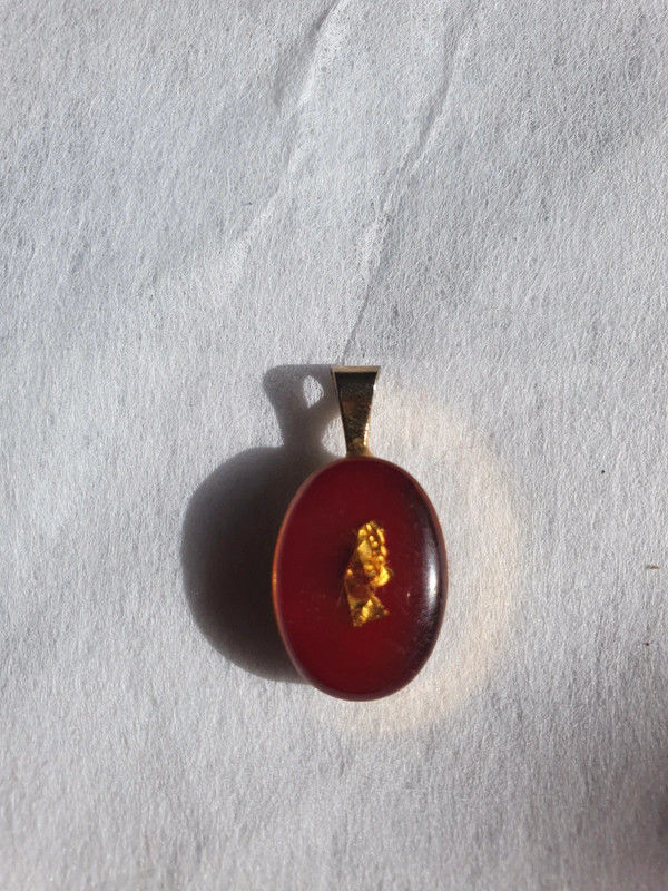 Pendentif feuille d'or 6 Aubvillers (80)