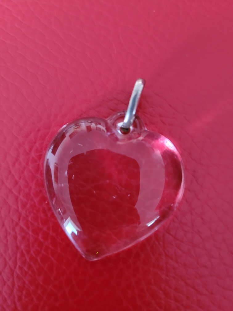 Pendentif en forme de COEUR 7 Antibes (06)
