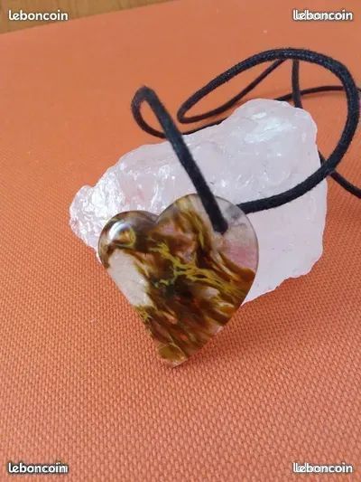 Pendentif c?ur de jaspe sur cordon 5 Pont-du-Ch�teau (63)