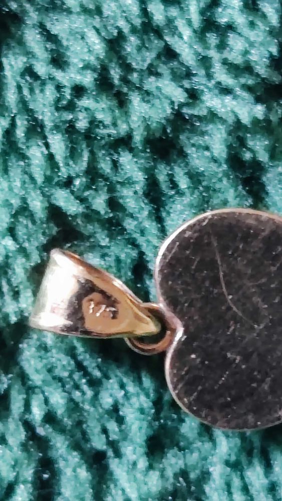 Pendentif mini coeur or jaune 375 kt et pierres zirconium 150 Verneuil-sur-Seine (78)