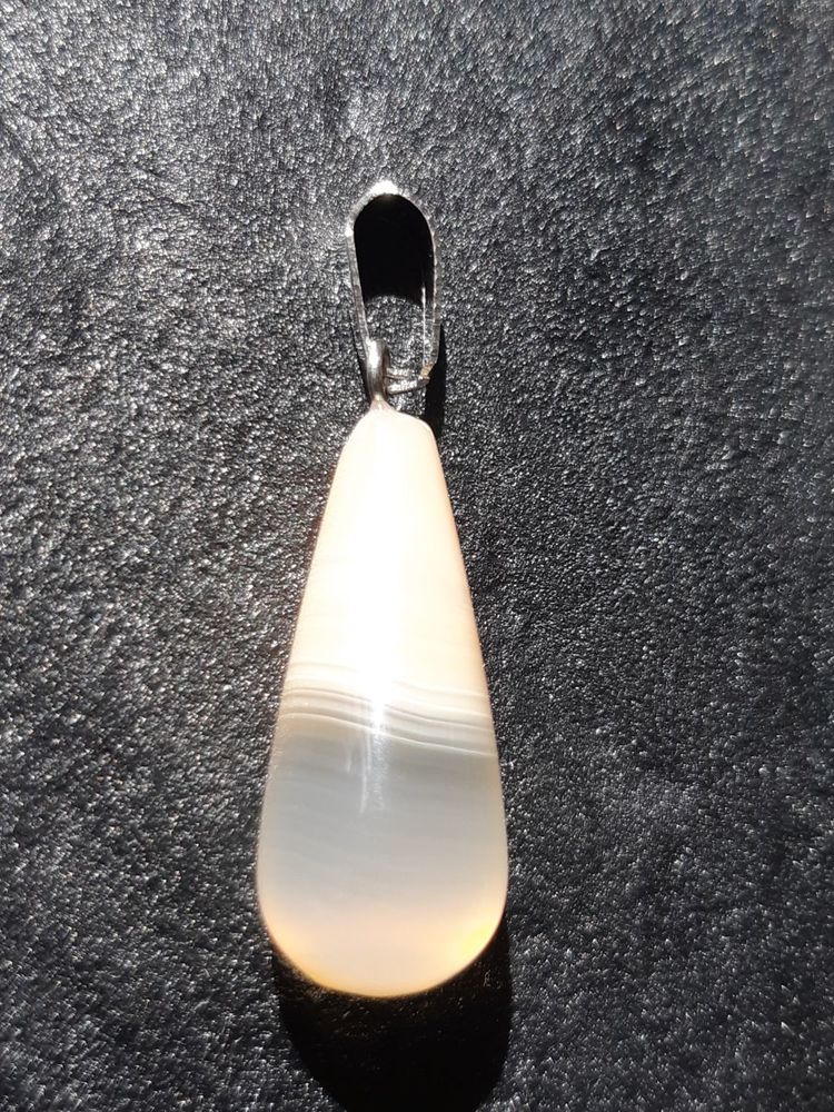 pendentif pierre de lune sur b�li�re en acier 7 La Seyne-sur-Mer (83)