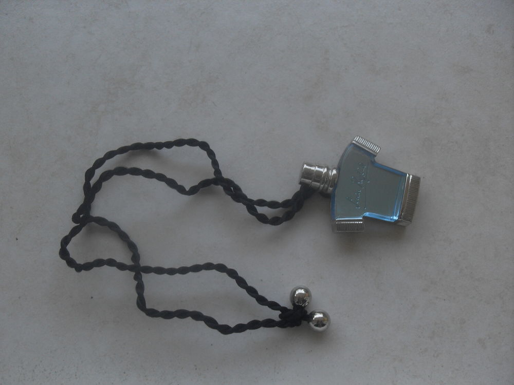  pendentif Sonia Rikiel 40 Saint-Germain-au-Mont-d'Or (69)