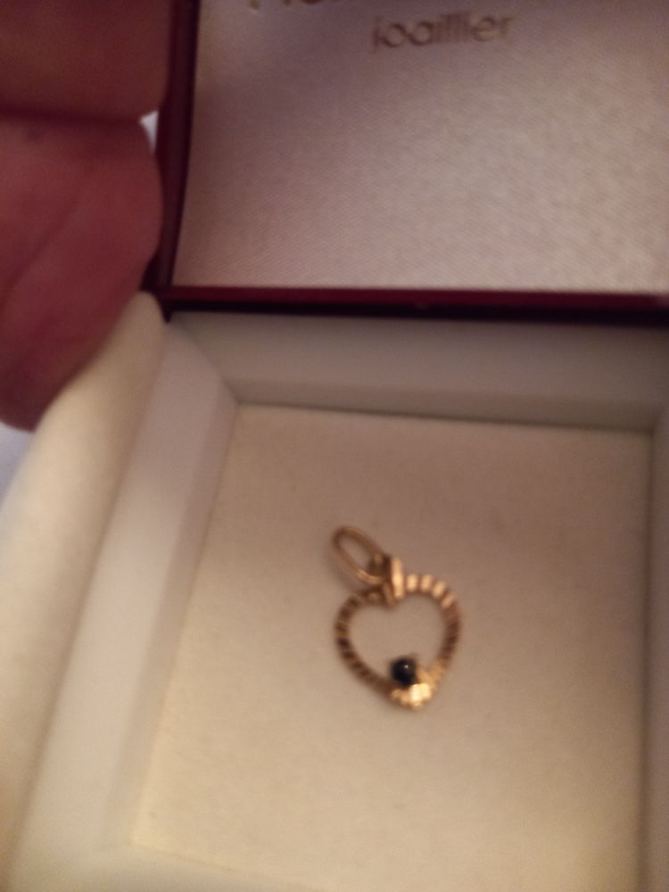 Pendentif 64 Relevant (01)