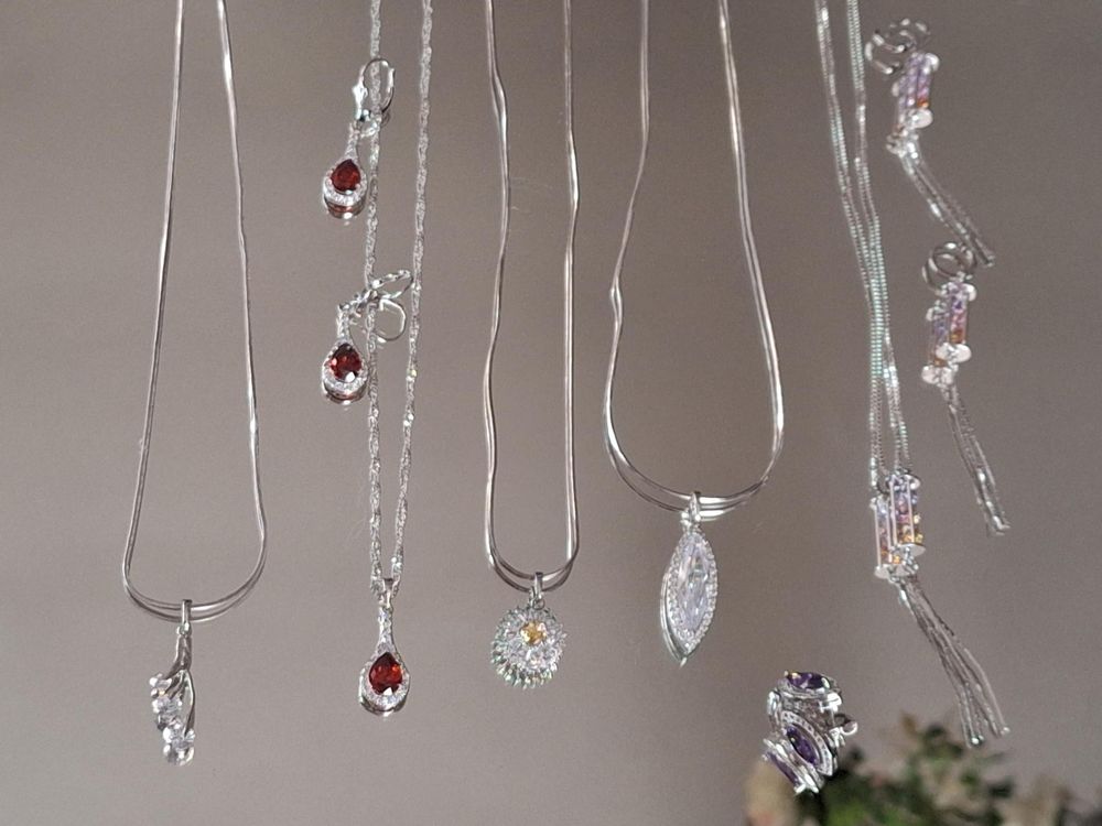 Pendentifs raffin�s et parures en pierreries 45 Ch�tenay-Malabry (92)