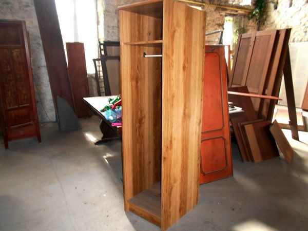 Penderie en bois (contre plaqu�) ann�e 60/70 60 Monflanquin (47)