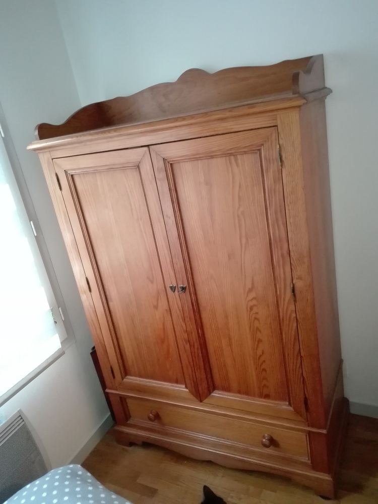penderie style anglais,tiroir ,corniche, pin massif miel. 250 Charenton-le-Pont (94)