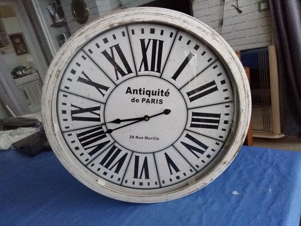 Pendule  en bois qui fonctionne tr�s bien 10 Le Havre (76)