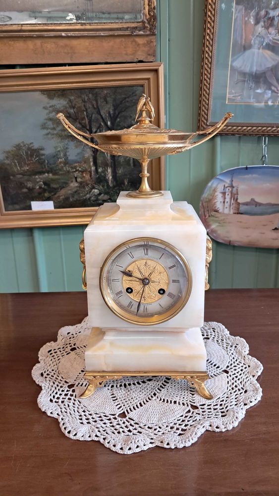 Pendule borne ancienne, onyx et bronze dor� 240 Ch�teau-l'�v�que (24)