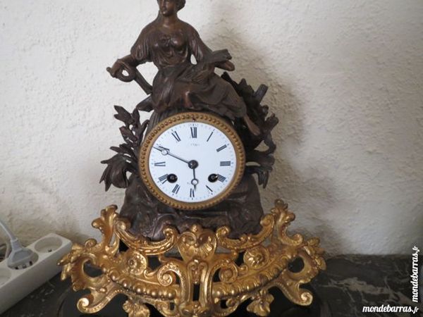 Pendule de chemin�e 19�me Bronze et R�gule 190 Montigny-le-Bretonneux (78)