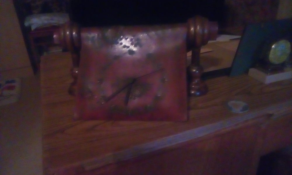 Pendule en cuir v�ritable 5 Saint-Bonnet-sur-Gironde (17)