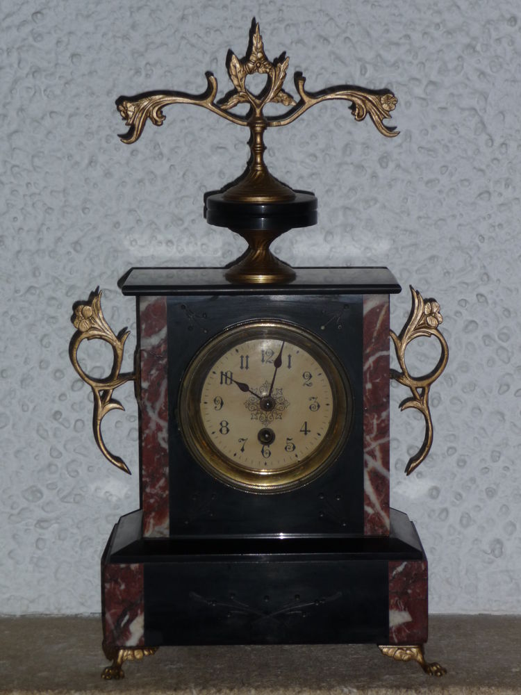 Pendule d'�poque Napol�on III en marbre (dite � chaperon)
120 Mouvaux (59)