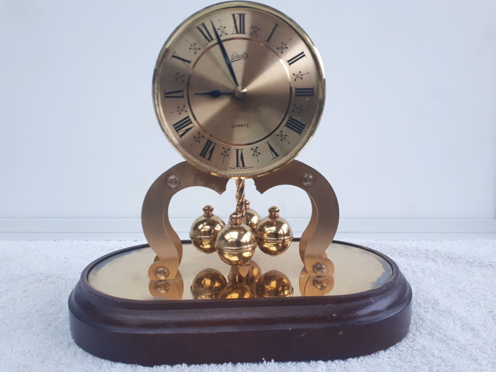 Pendule Horloge vintage Schatz � quartz 25 Montigny-Lencoup (77)