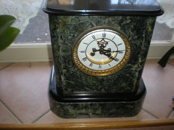 pendule en marbre vein� vert napol�on III de 1800/1900 800 Bailleau-l'�v�que (28)