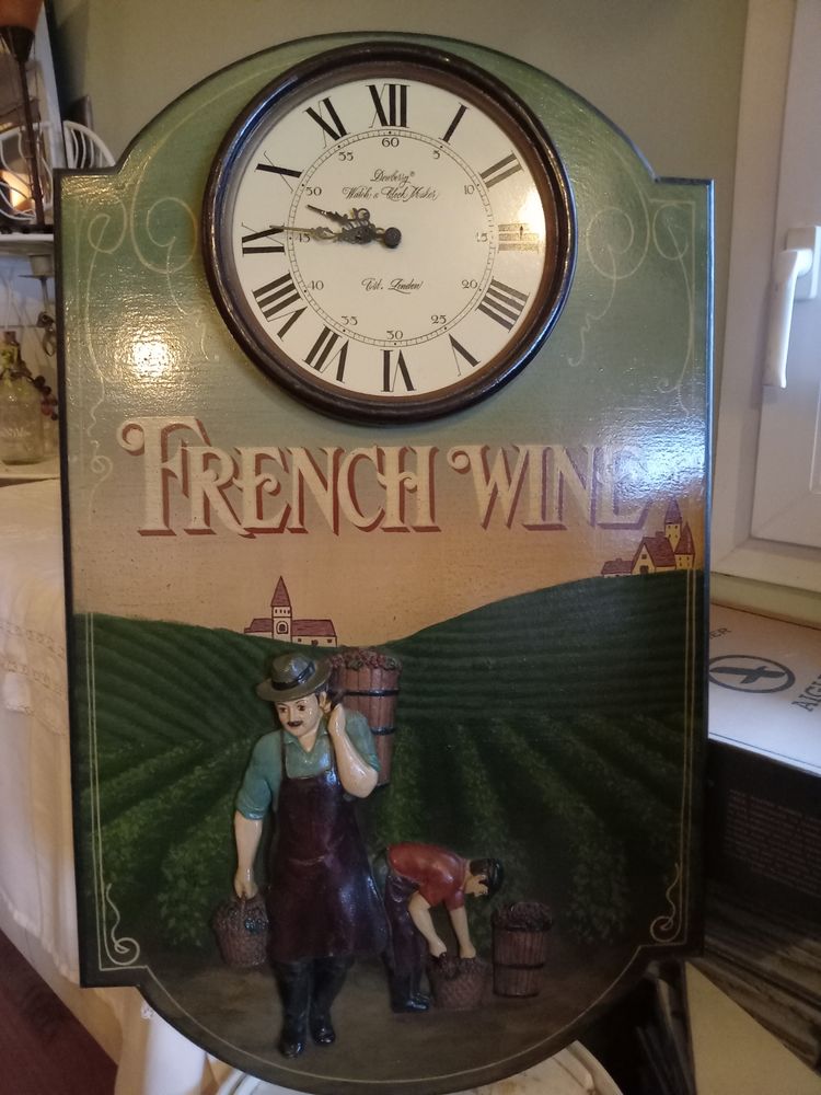 Pendule murale en bois peint sculpt� COUNTRY CORNER
50 Limoges (87)