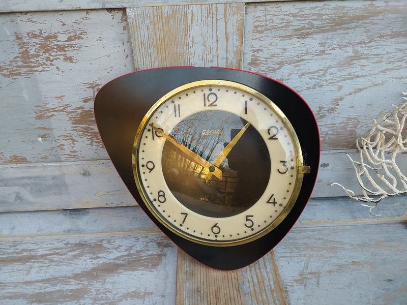 Pendule Murale Vintage G�nia Formica Noir et Laiton
49 Loches (37)