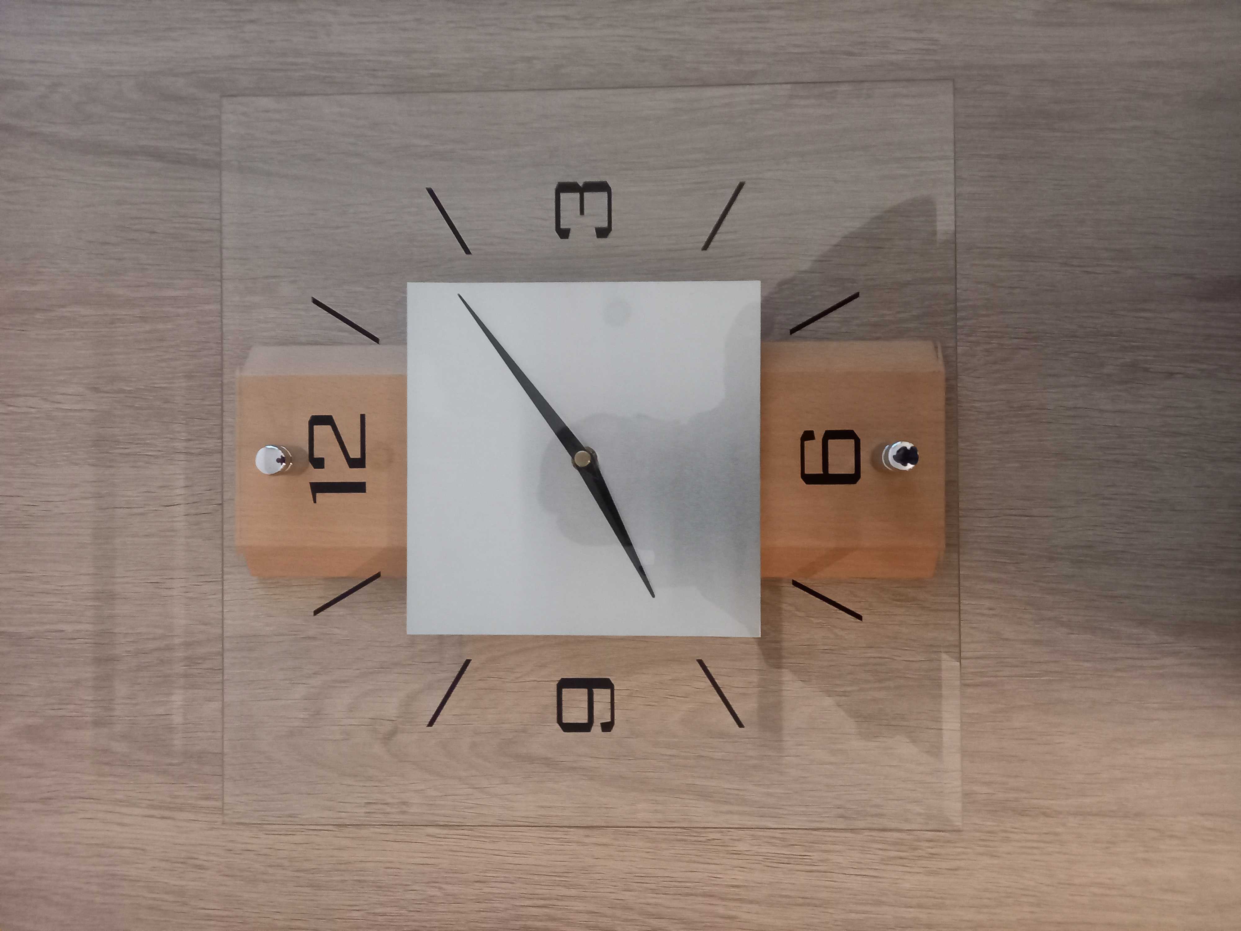 pendule murale 20 Les Ch�telliers-Ch�teaumur (85)