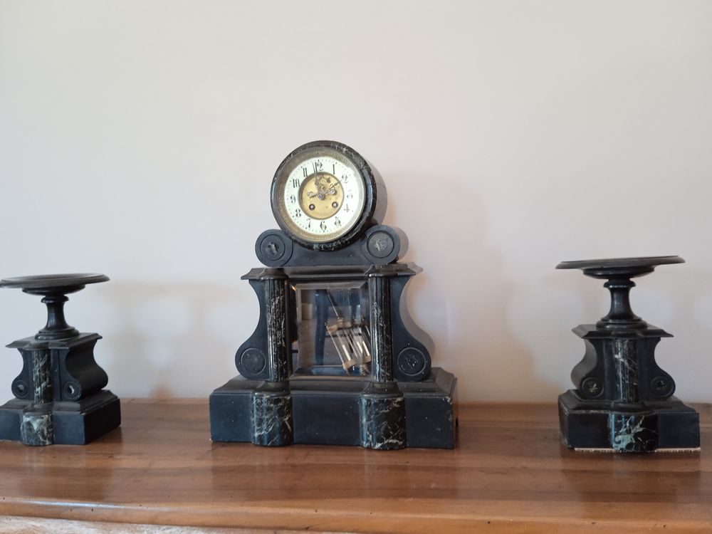 Pendule de notaire 
100 Charmes-sur-Rh�ne (07)