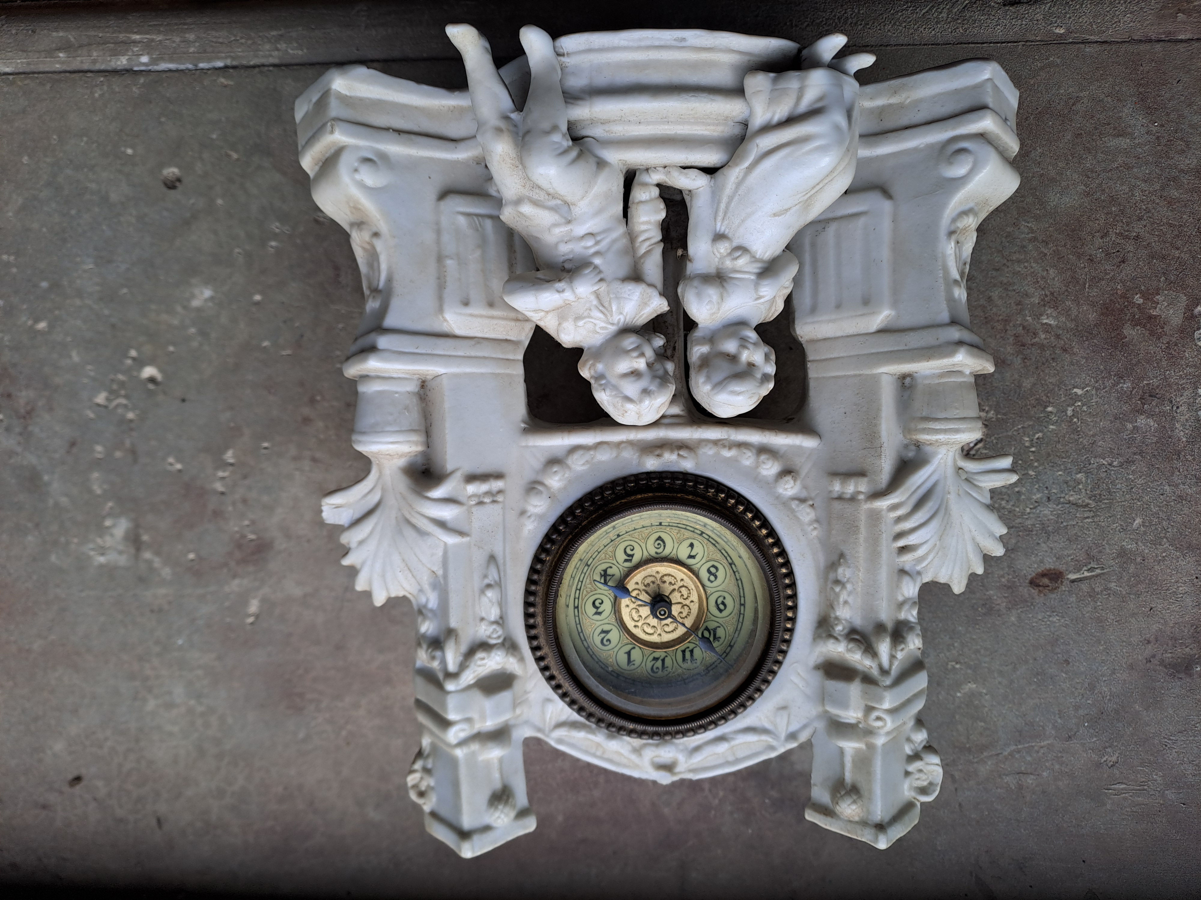 pendule 90 Montceaux-l�s-Provins (77)