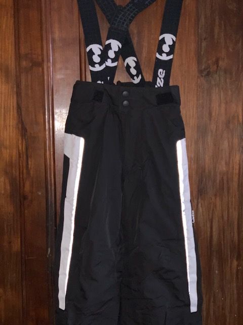 
pentalon  DE SKI  GARCON.
COULEUR noir
6 Cassis (13)