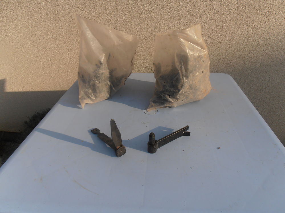  Penture gond dangle Arret de volet gond a sceller 1 Rethel (08)