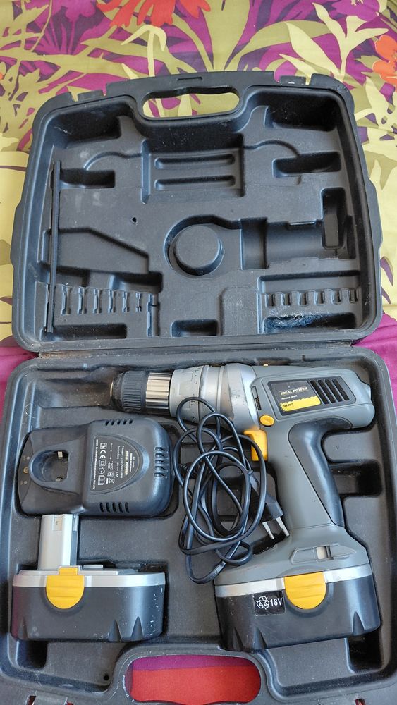 Perceuse  - d�visseuse 
20� 20 Saint-Rambert-d'Albon (26)