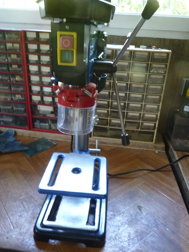 perceuse d'�tabli de marque Scheppach, mod�le DP 16 VLS 
85 Joigny (89)