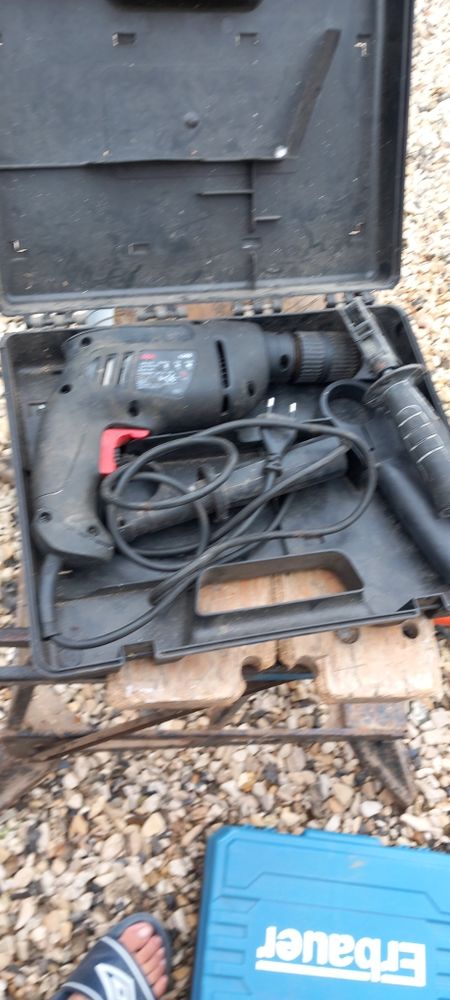 perceuse filaire de marque STIHL 25 Cr�cy-sur-Serre (02)